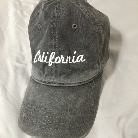 Brandy Melville Accessories - Brandy Newport hat